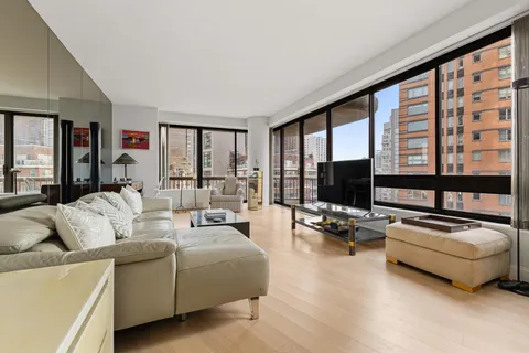 $1,695,000 | 167 East 61st Street, Unit 20E | Lenox Hill