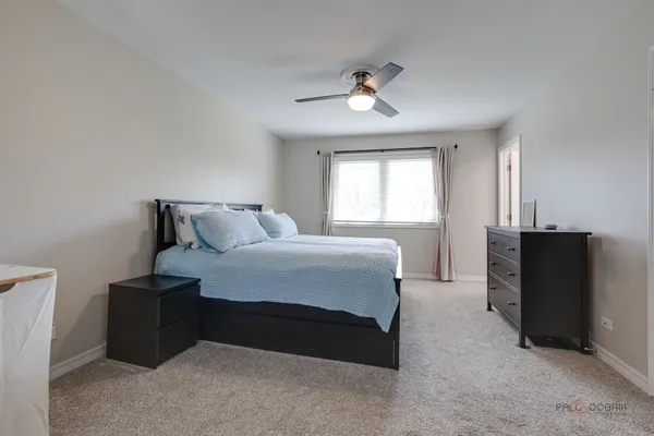 Contact Agent | 117 Annapolis Drive, Vernon Hills, IL 60061