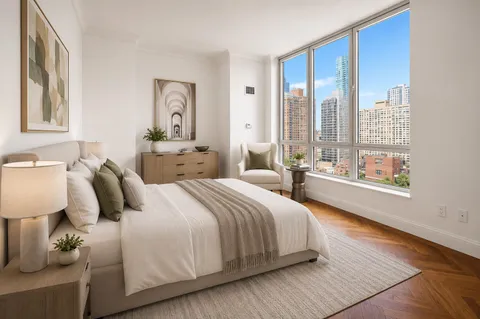 $3,150,000 | 351 East 51st Street, Unit PH5C | Midtown East