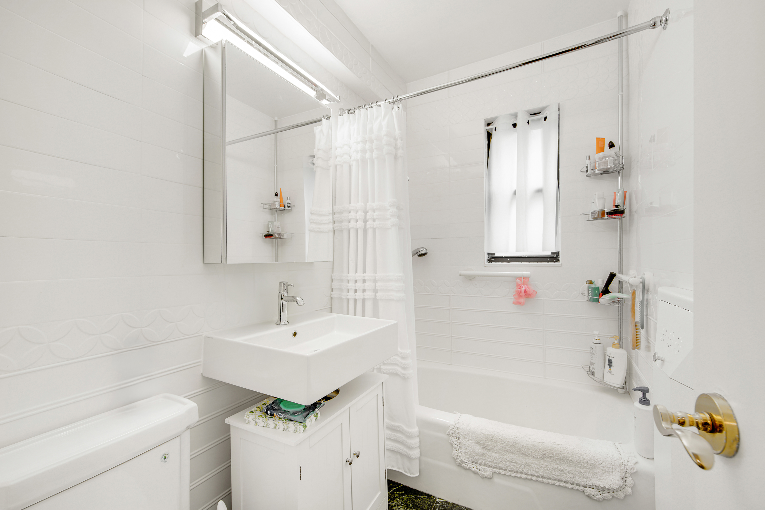 301 East 48th Street, Unit 5D Manhattan, NY 10017 - Photo 10 of 15