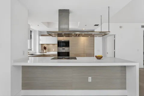 $1,100,000 | 17301 Biscayne Boulevard, Unit 1401, North Miami Beach, FL 33160