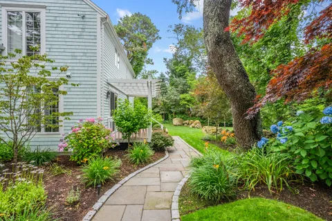 $2,650,000 | 122 Stoney Cove Lane, Cummaquid, MA 02637
