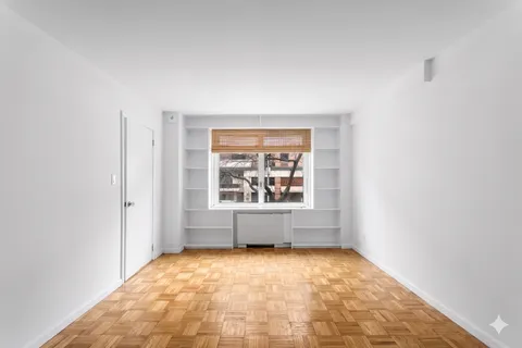 $1,230,000 | 201 East 25th Street, Unit 2FG | Kips Bay