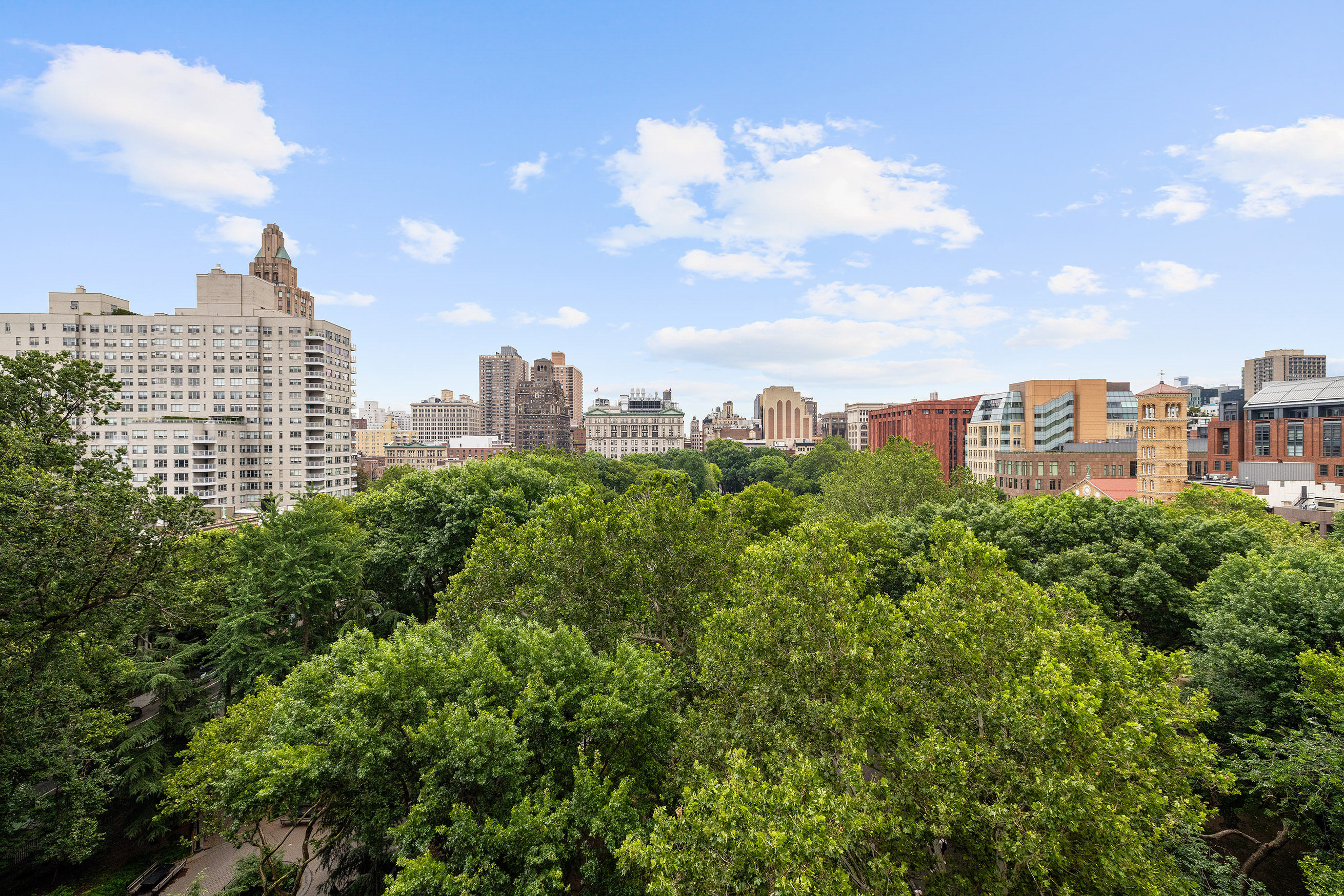 32 Washington Square West, Unit 11E Manhattan, NY 10011 - Photo 19 of 21 Gallery Image 19