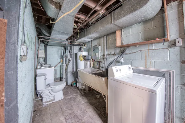 $109,999 | 147 Schenley Manor Drive, Pittsburgh, PA 15201