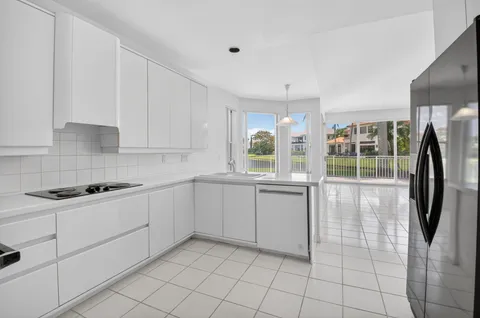 $2,990,000 | 5768 Harrington Way, Boca Raton, FL 33496