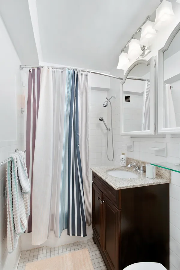 $3,300 | 335 East 51st Street, Unit 10C | Midtown East