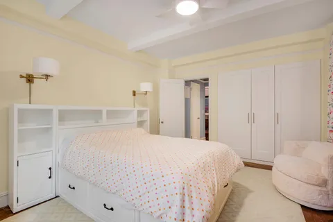 $895,000 | 11 West 69th Street, Unit 3C | Upper West Side