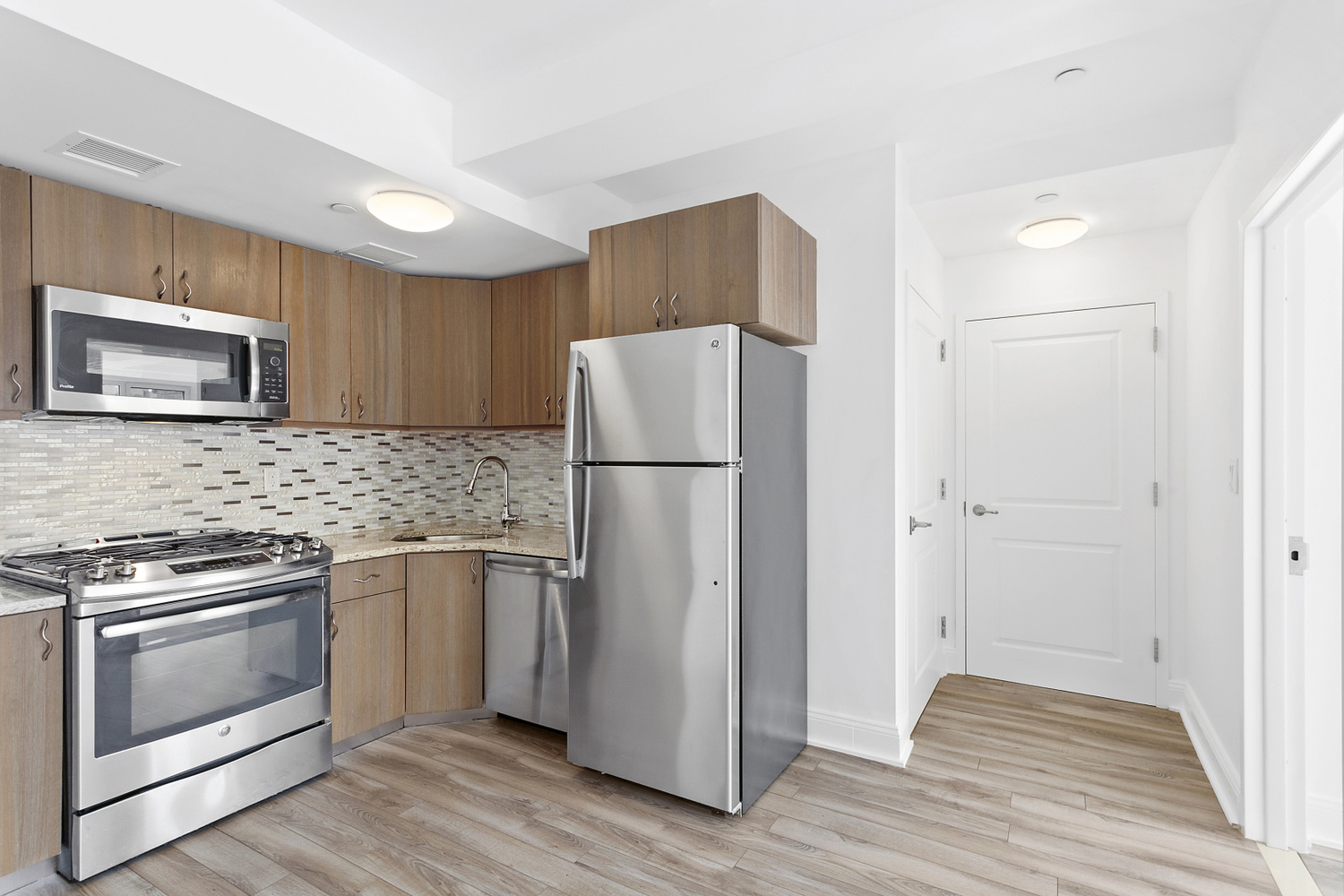 28-20 Astoria Boulevard, Unit 403 Queens, NY 11102 - Photo 3 of 6