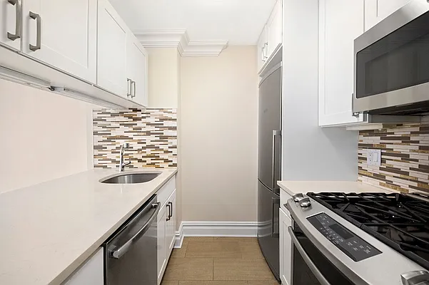 200 Rector Place, Unit 19H Manhattan, NY 10280 - Photo 4 of 14