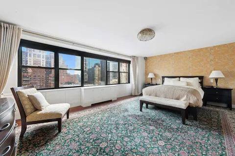 $2,495,000 | 305 East 40th Street, Unit 19CD | Murray Hill