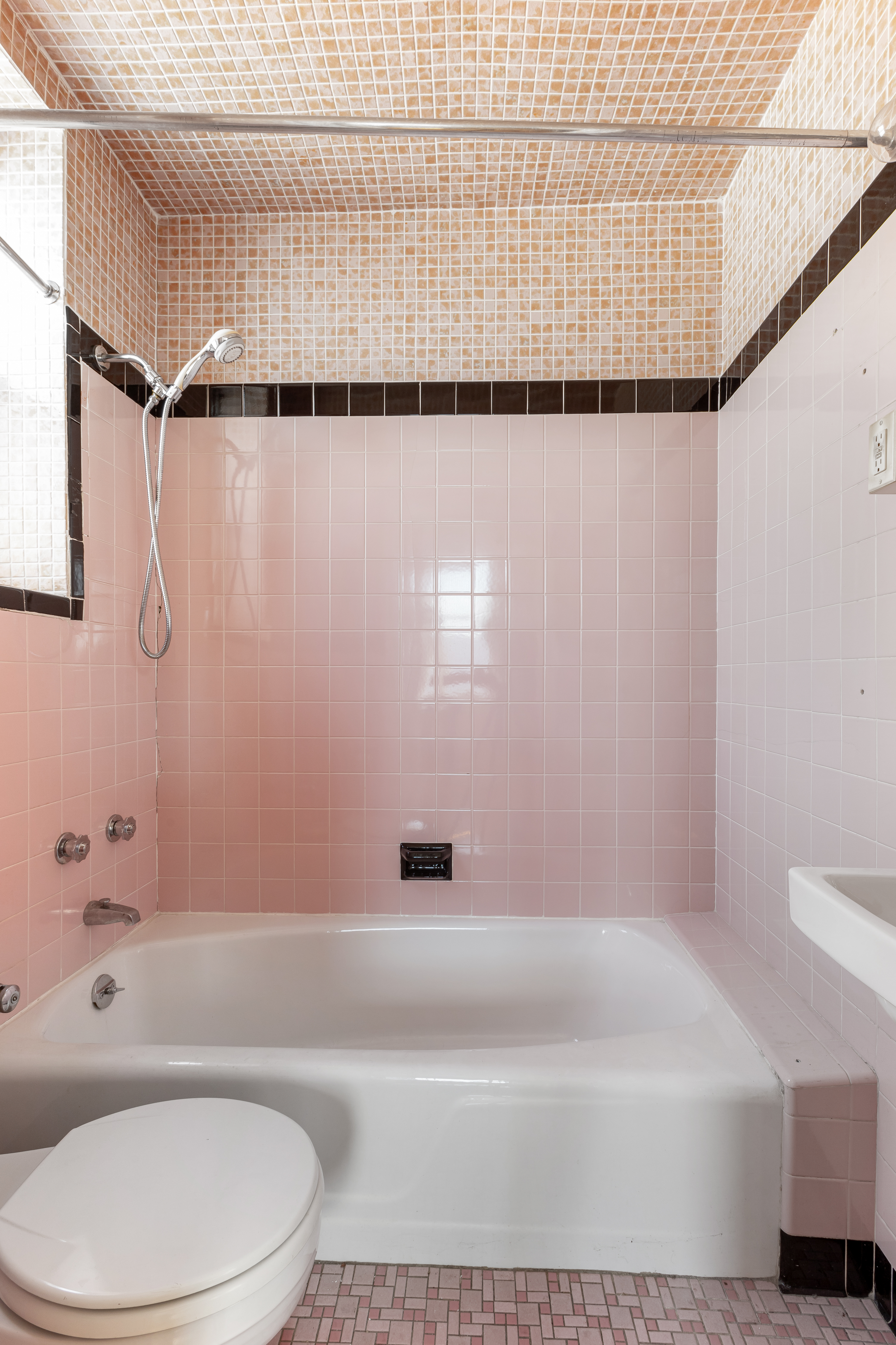 43-20 21st Avenue Queens, NY 11105 - Photo 15 of 19