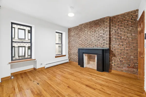 $4,275 | 5 Cornelia Street, Unit 5B | West Village