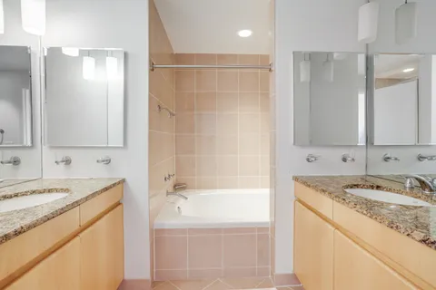 $1,350,000 | 675 E Street Northwest, Unit 900, Washington, DC 20004