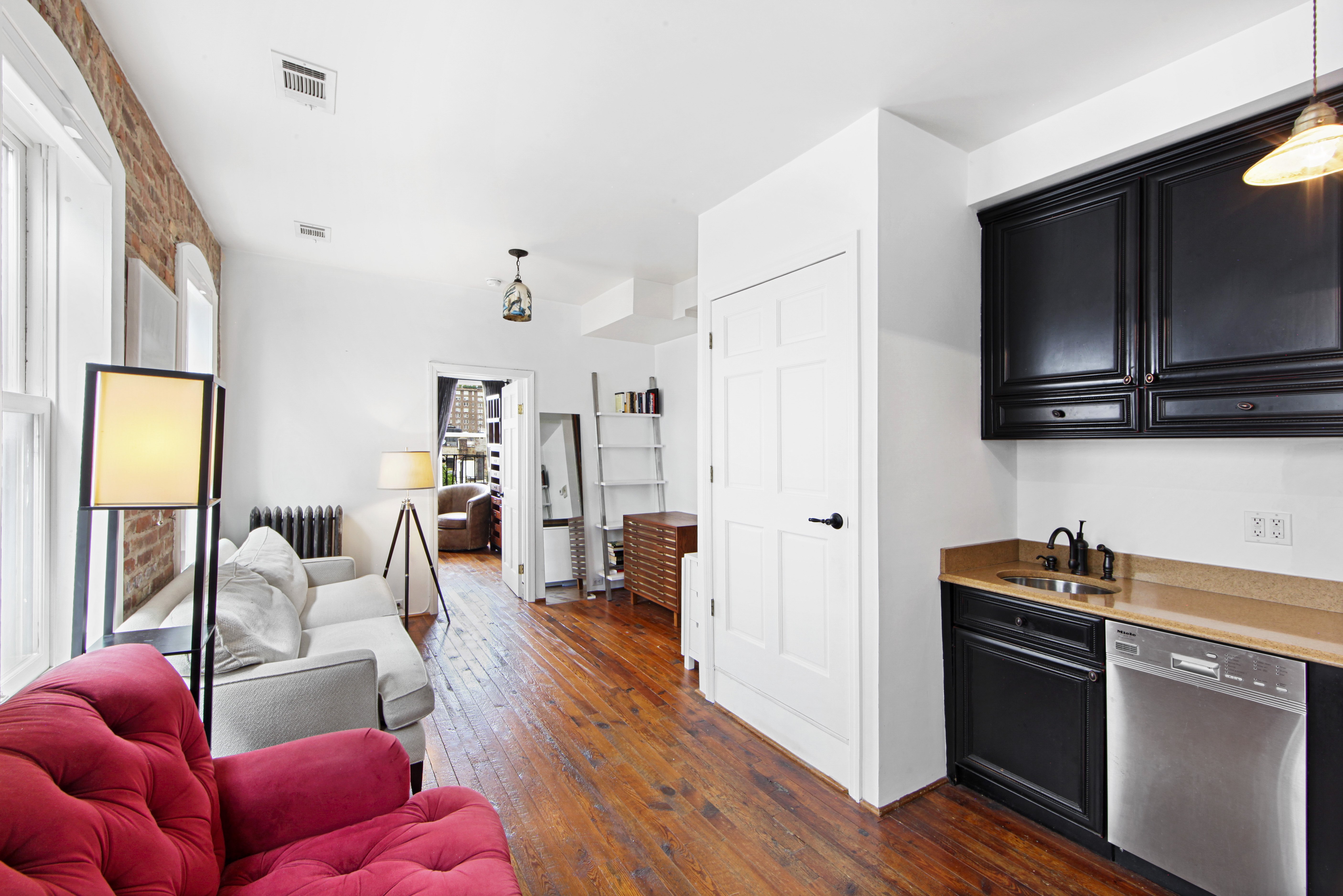 92 Perry Street, Unit 18 Manhattan, NY 10014 - Photo 2 of 16