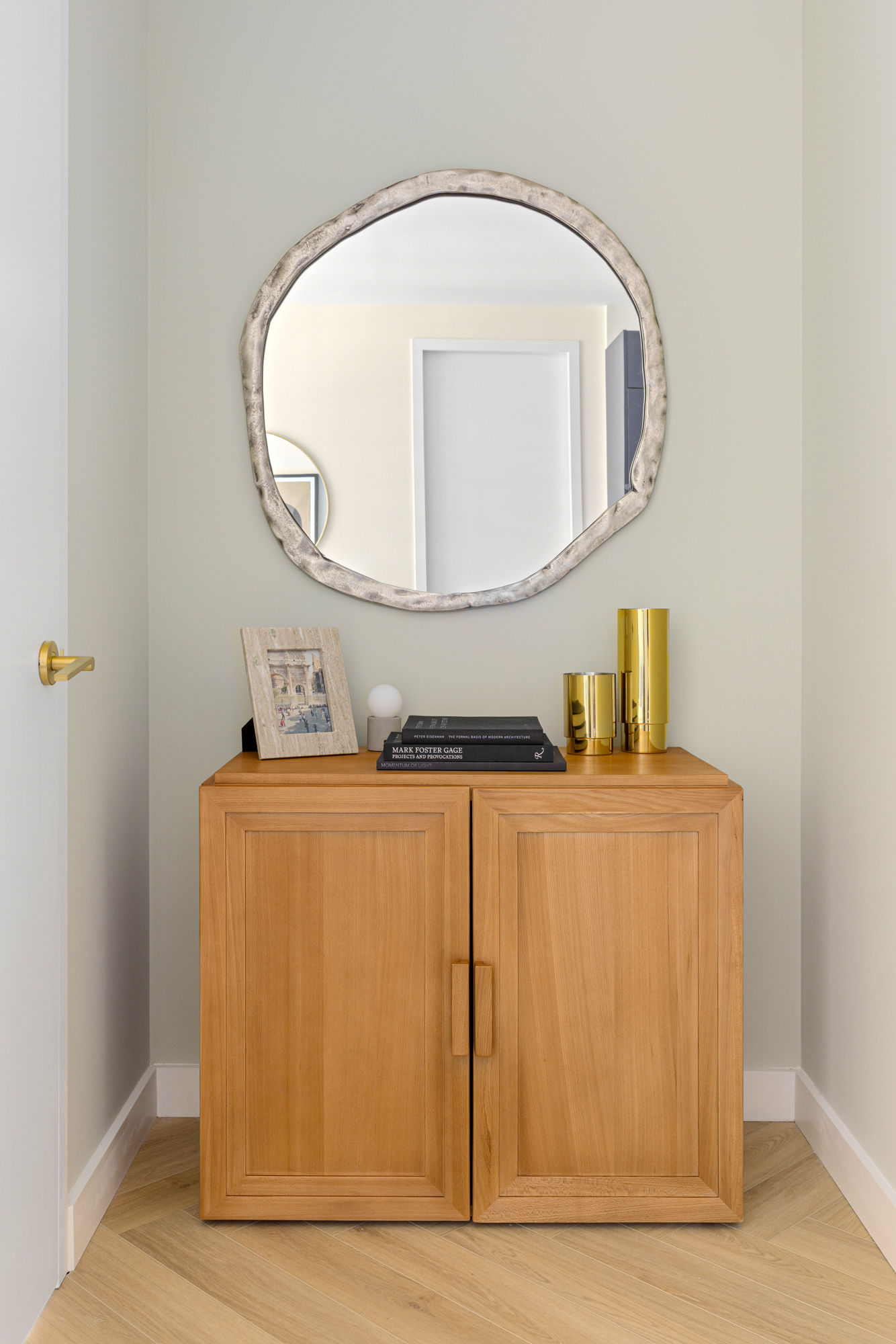 980 6th Avenue, Unit 412 Manhattan, NY 10018 - Photo 4 of 21 a close view of tap