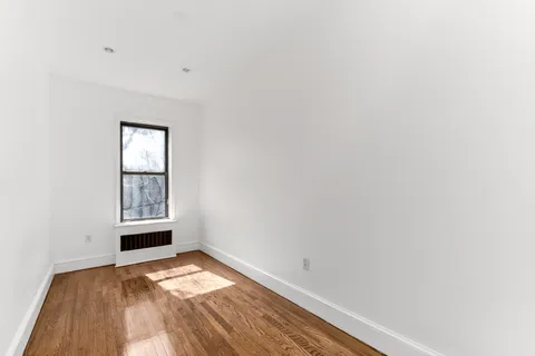 $3,995,000 | 322 West 104th Street | Upper West Side
