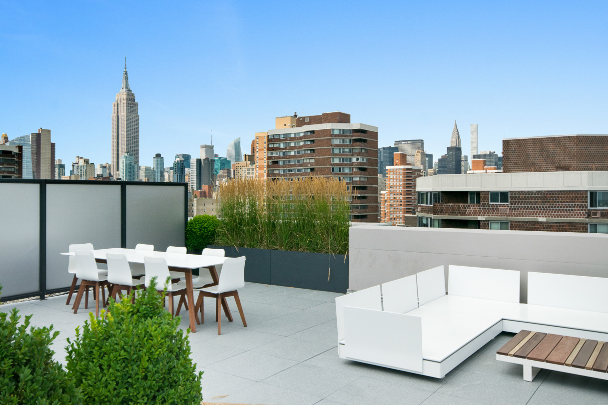 385 1st Avenue, Unit 6B Manhattan, NY 10010 - Photo 11 of 15 a terrace view with sitting space