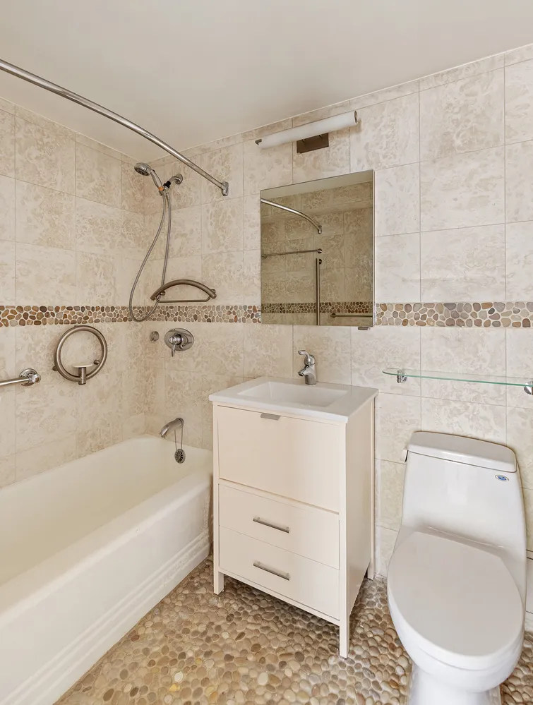 $2,395,000 | 11 5th Avenue, Unit 3O | Greenwich Village