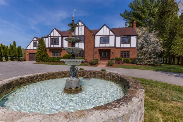 $1,795,000 | 12710 Travilah Road, Potomac, MD 20854