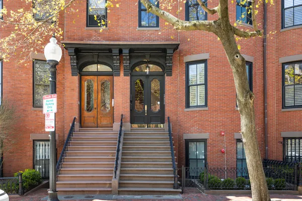 $1,375,000 | 130 West Newton Street, Unit 3, Boston, MA 02118
