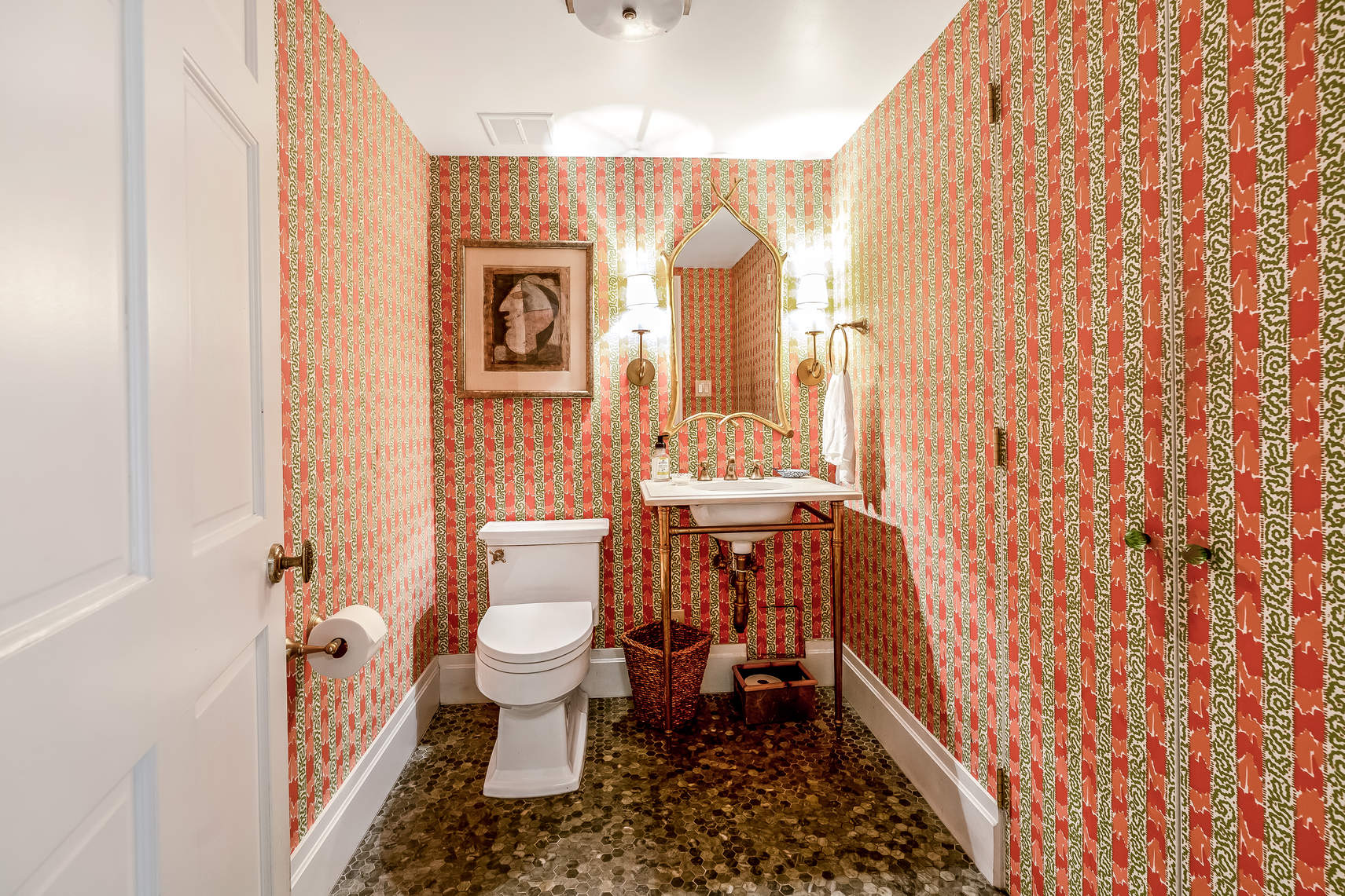 205 East 16th Street, Unit 2D Manhattan, NY 10003 - Photo 12 of 14