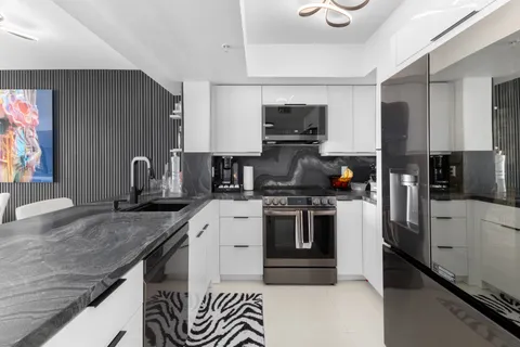$785,000 | 1800 Sunset Harbour Drive, Unit 2409, Miami Beach, FL 33139
