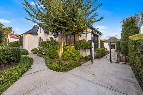 $1,849,000 | 926 Burnside Avenue, Los Angeles, CA 90036