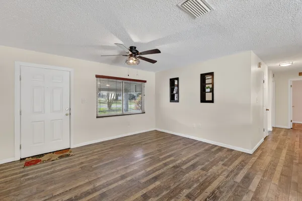 $244,850 | 405 Tropic Circle, Fruitland Park, FL 34731