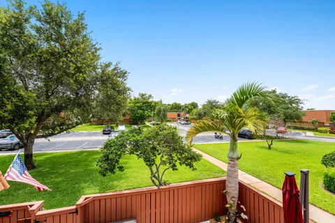 $425,000 | 2818 Waterford Drive North, Deerfield Beach, FL 33442