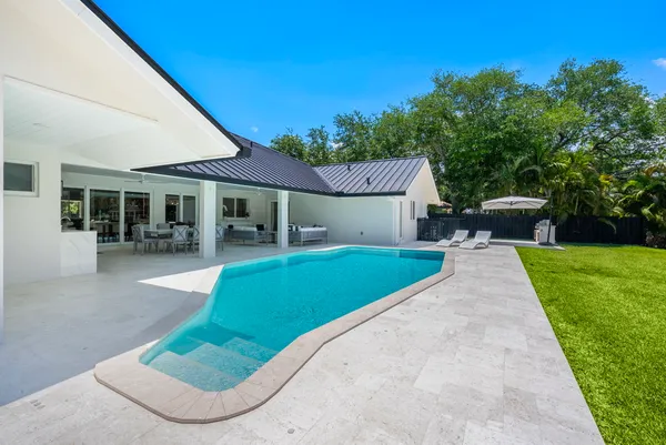 $2,925,000 | 9201 Southwest 102nd Street, Miami, FL 33176