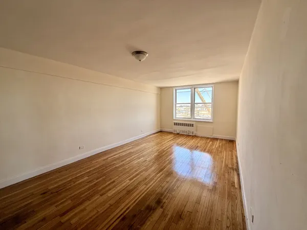 $2,100 | 9205 Ridge Boulevard, Unit 6B | Bay Ridge