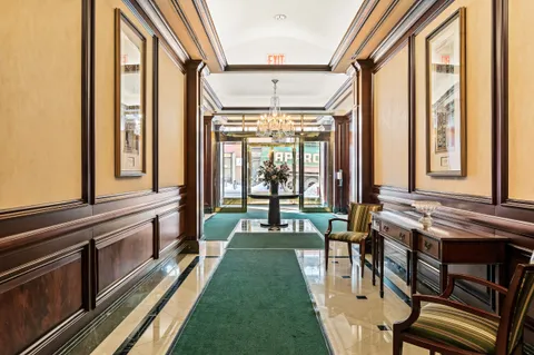 $2,650,000 | 351 East 51st Street, Unit PH7A | Midtown East