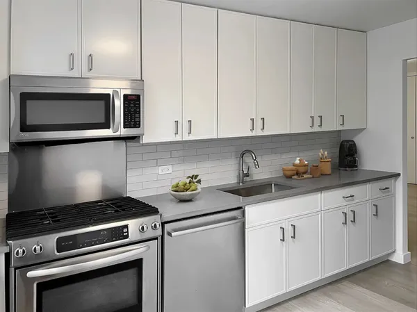 $7,250 | 166 East 34th Street, Unit 1802 | Kips Bay