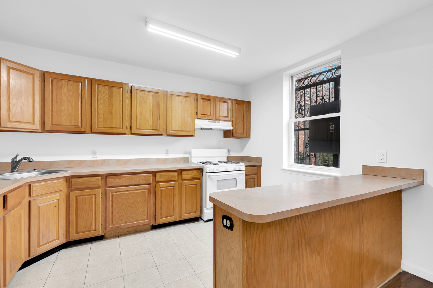 359 Central Avenue Brooklyn, NY 11221 - Photo 4 of 17