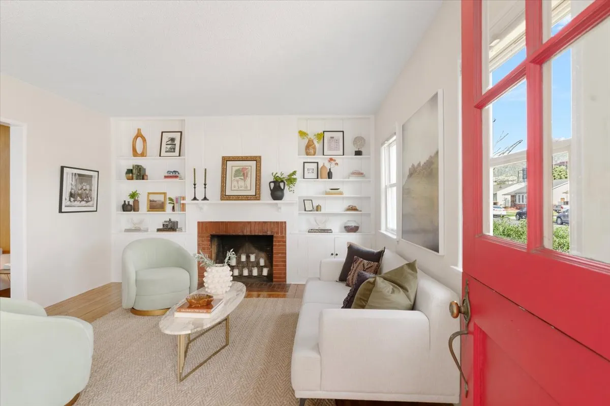 $975,000 | 1927 North Fairview Street, Burbank, CA 91505