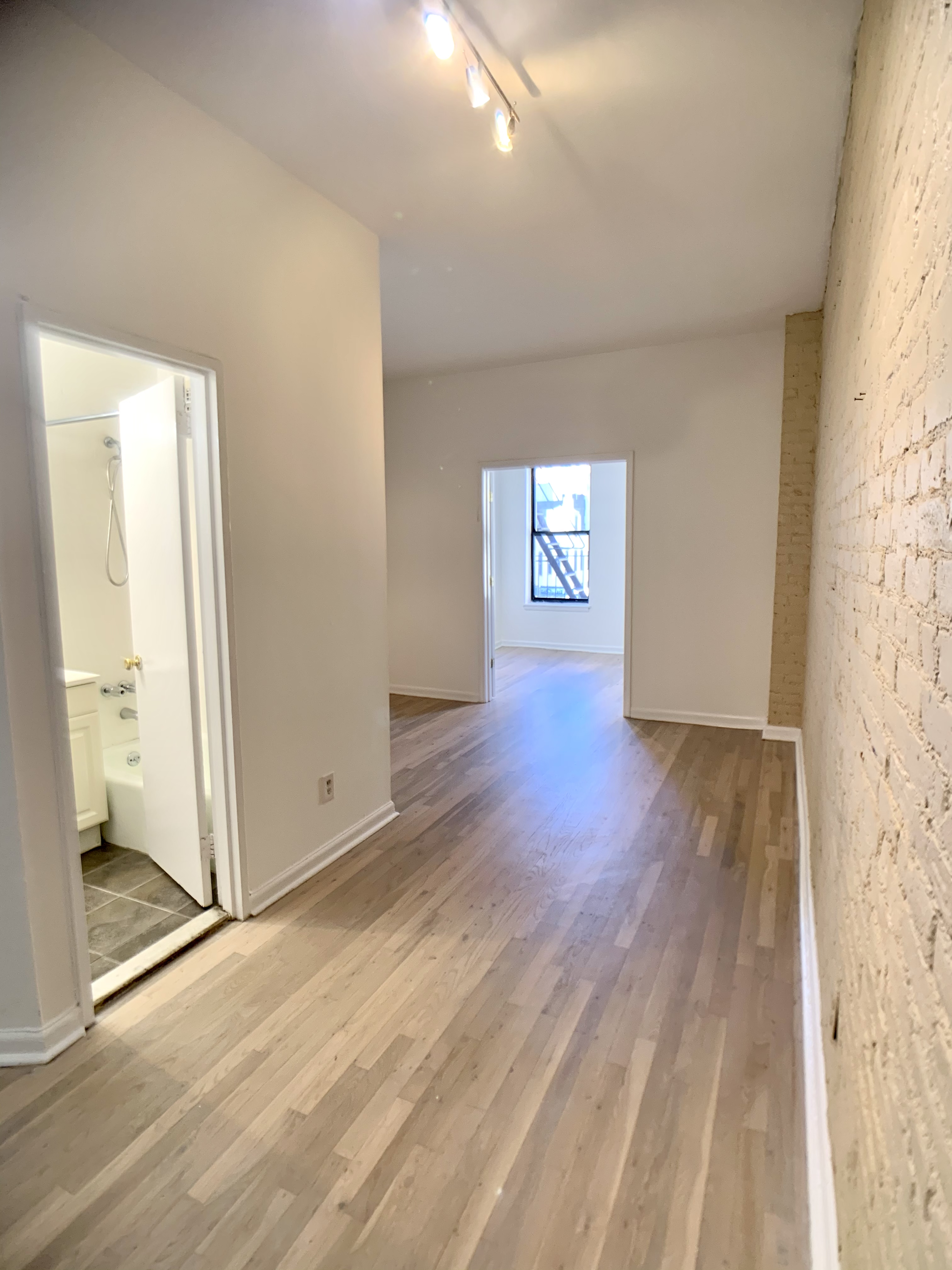 328 East 94th Street, Unit 3C Manhattan, NY 10128 - Photo 4 of 13