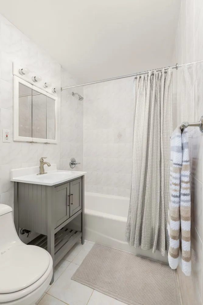 $675,000 | 342 East 53rd Street, Unit 1G | Midtown East