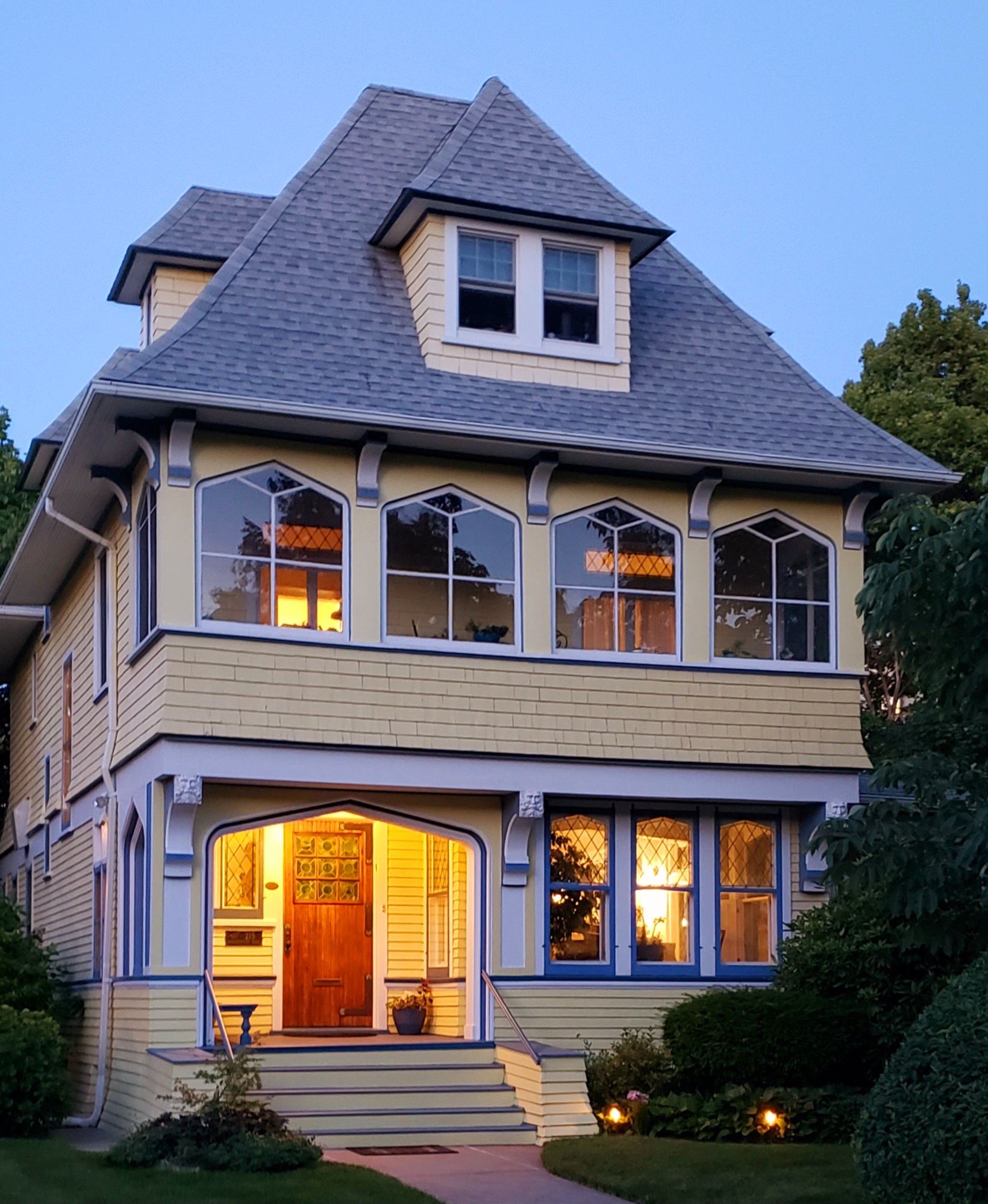 215 Marlborough Road Brooklyn, NY 11226 - Photo 20 of 21 a front view of a house