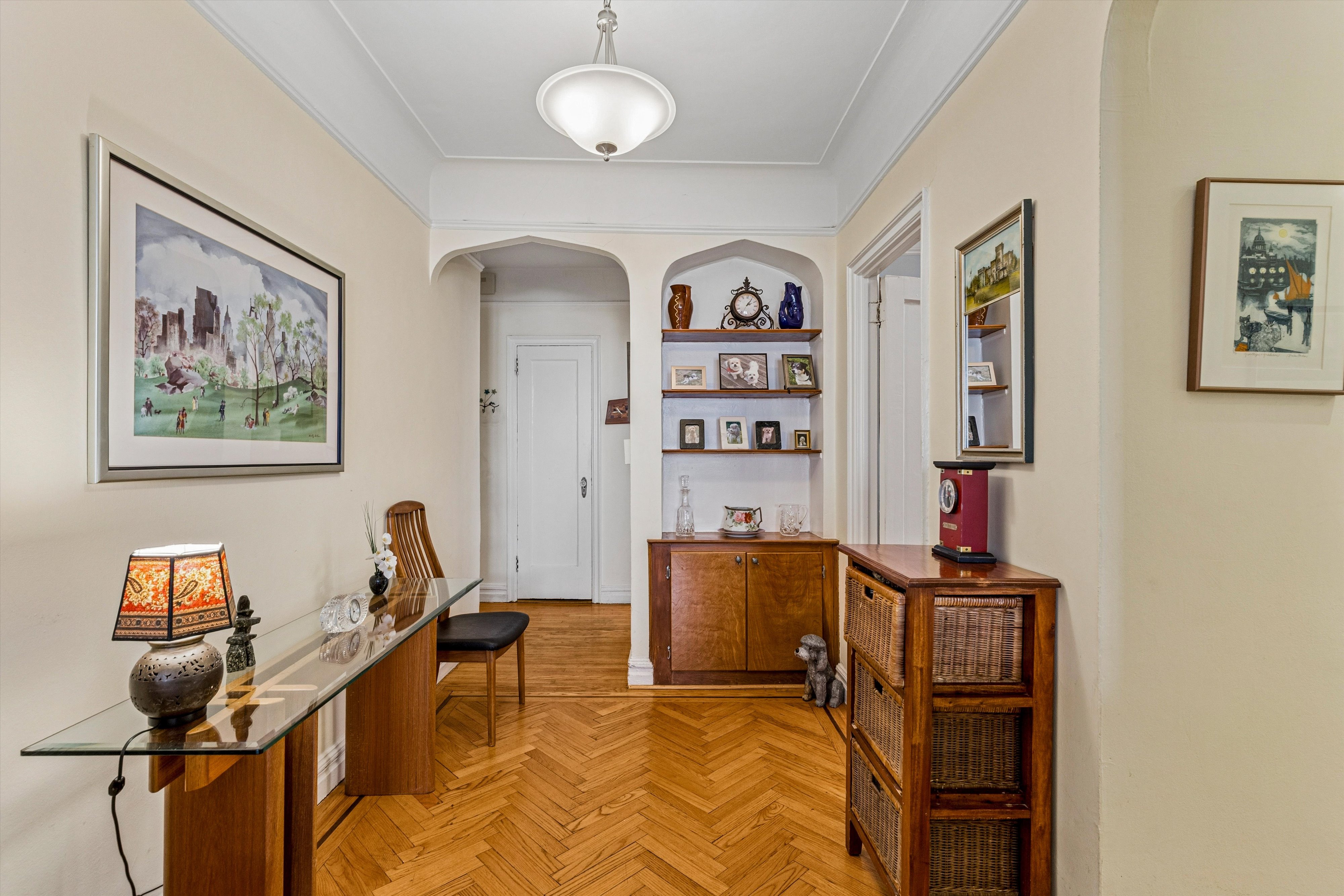 680 West 204th Street, Unit 4F Manhattan, NY 10034 - Photo 3 of 22 Gallery Image 3