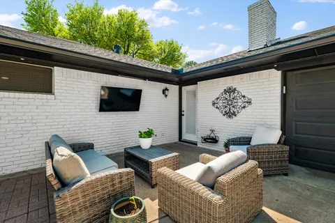 $375,000 | 409 East Scotland Drive, Irving, TX 75062