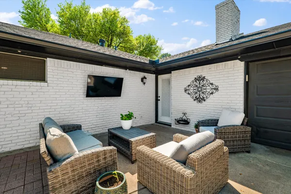 $375,000 | 409 East Scotland Drive, Irving, TX 75062