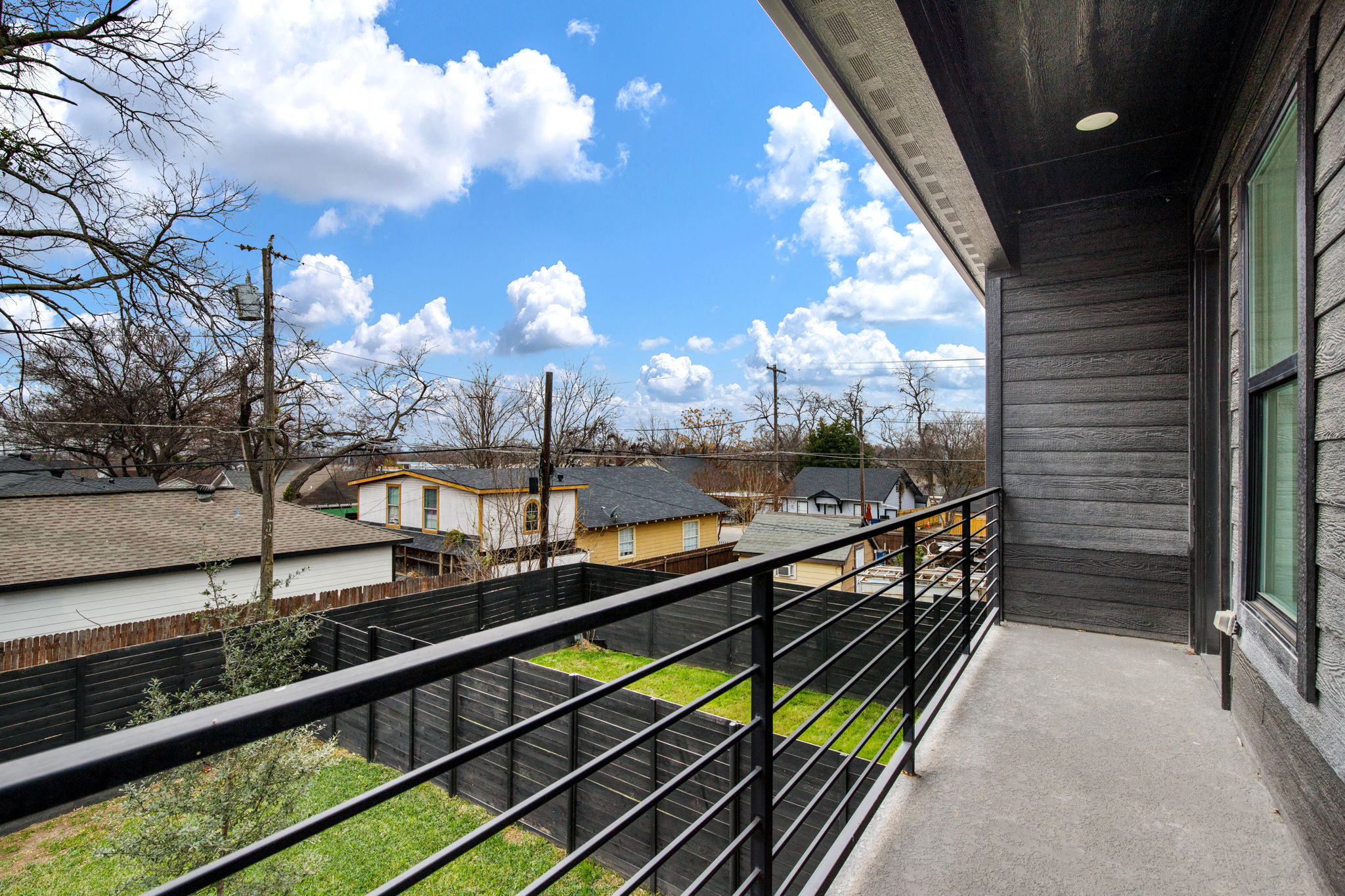 807 South Glasgow Drive Dallas, TX 75223 - Photo 31 of 39