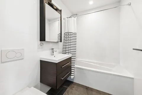 $1,350,000 | 695 6th Avenue, Unit 2D | Greenwood Heights