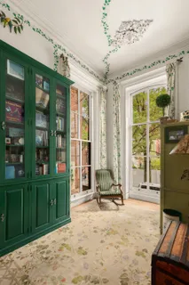 a view of an entryway with a livingroom