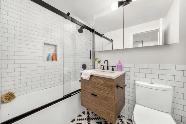 $2,999,000 | 160 West 11th Street, Unit PH | West Village