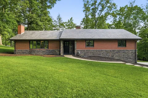 $599,000 | 101 Oakwood Road, Canonsburg, PA 15317