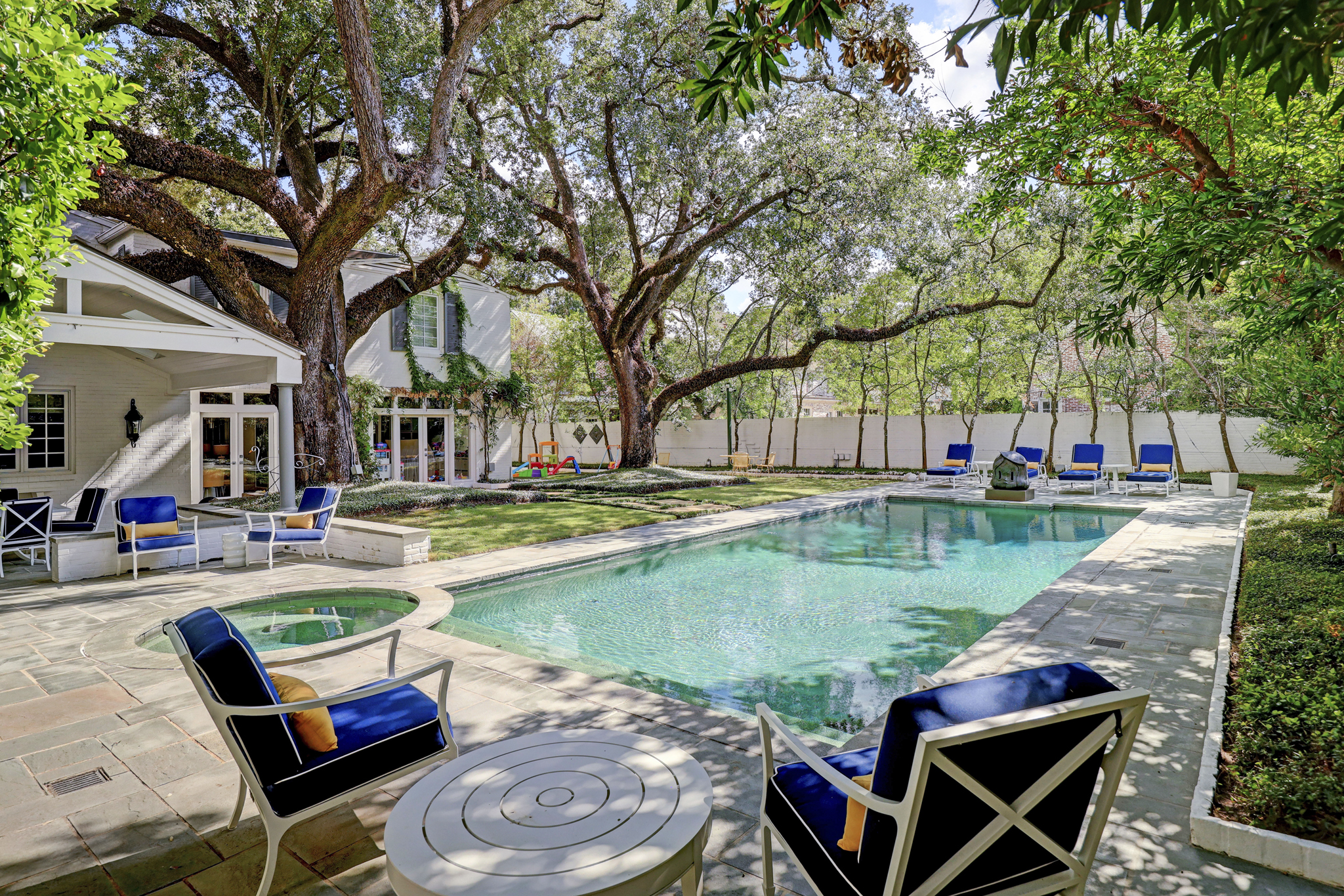 2240 Chilton Road Houston, TX 77019 - Photo 14 of 34