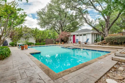 $1,500,000 | 6715 Glenhurst Drive, Dallas, TX 75254