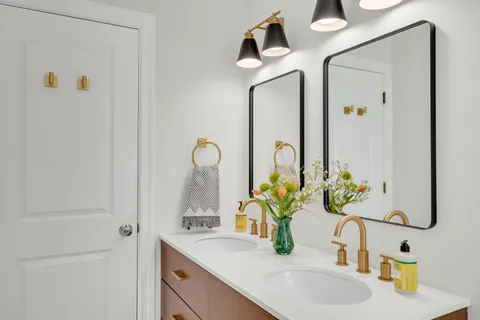 $1,150,000 | 56 Bartlett Street, Unit 56, Watertown, MA 02472